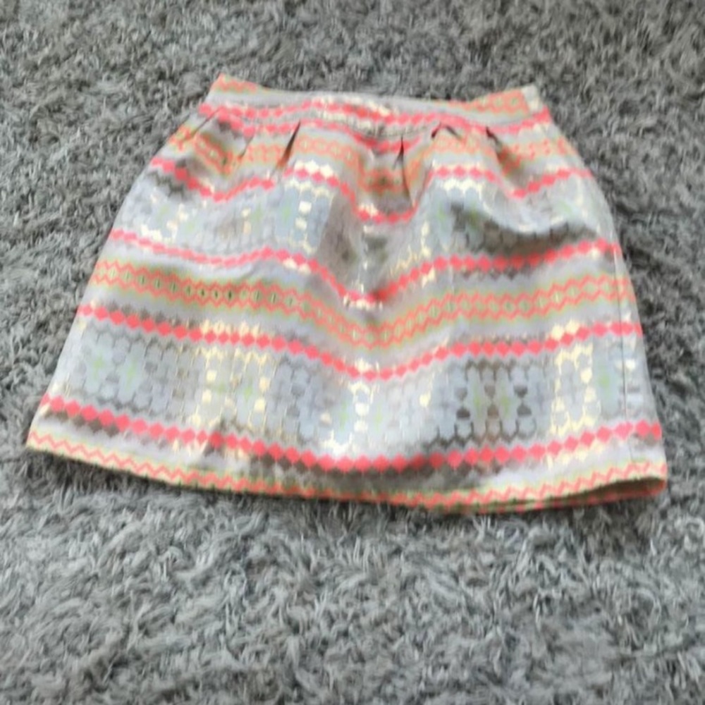 June & Ivy size medium Gold geometric print mini shirt size medium